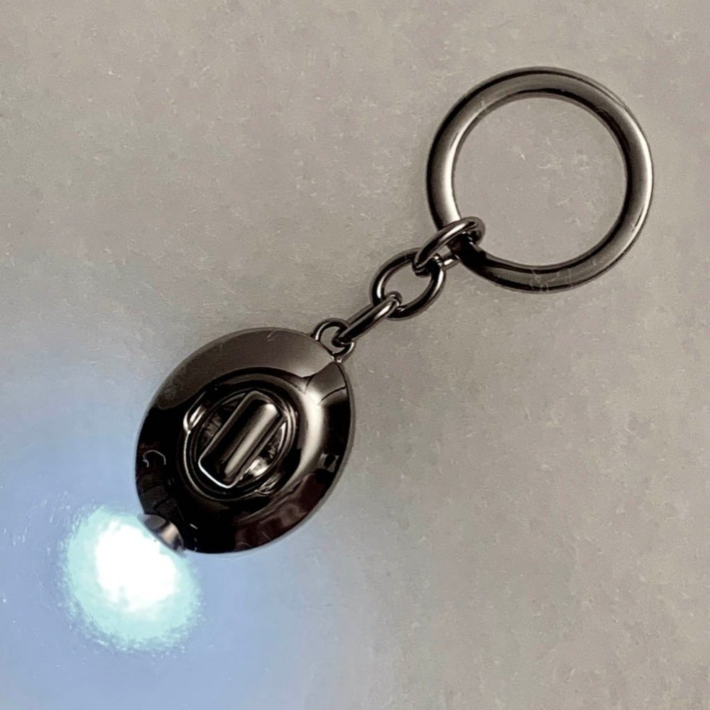 Coach Turnlock Flashlight Keyfob - Picture 3 of 4